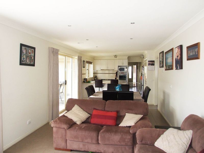 52 Lucerne Circuit, Pakenham VIC 3810