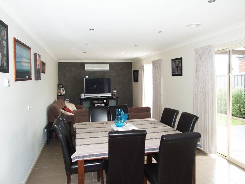 52 Lucerne Circuit, Pakenham VIC 3810