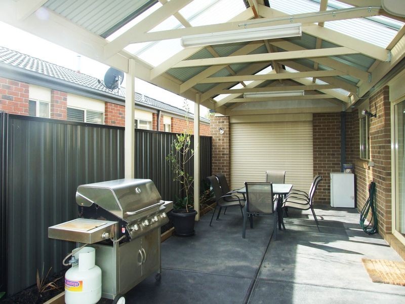 52 Lucerne Circuit, Pakenham VIC 3810