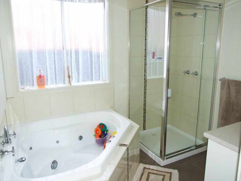 52 Lucerne Circuit, Pakenham VIC 3810