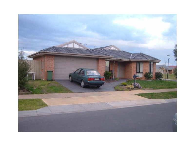 2 Ashwood Grove, Pakenham VIC 3810