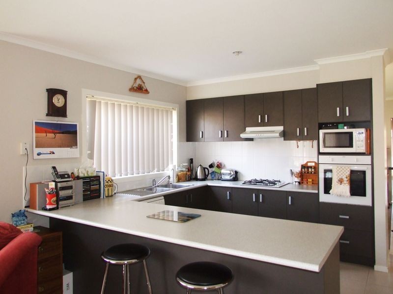 34 Downing Square, Pakenham VIC 3810