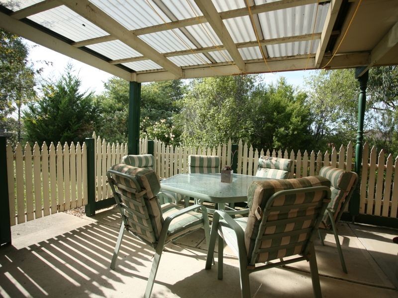 2 Montclaire Court, Pakenham VIC 3810