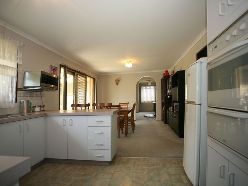 2 Montclaire Court, Pakenham VIC 3810