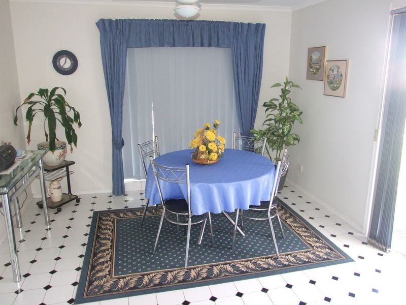 2/40 Henty Street, Pakenham VIC 3810