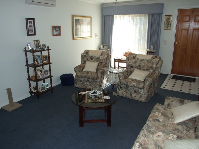 2/40 Henty Street, Pakenham VIC 3810