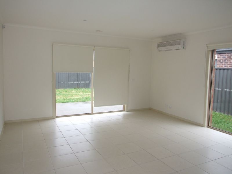 20 Cherry Blossom Chase, Pakenham VIC 3810