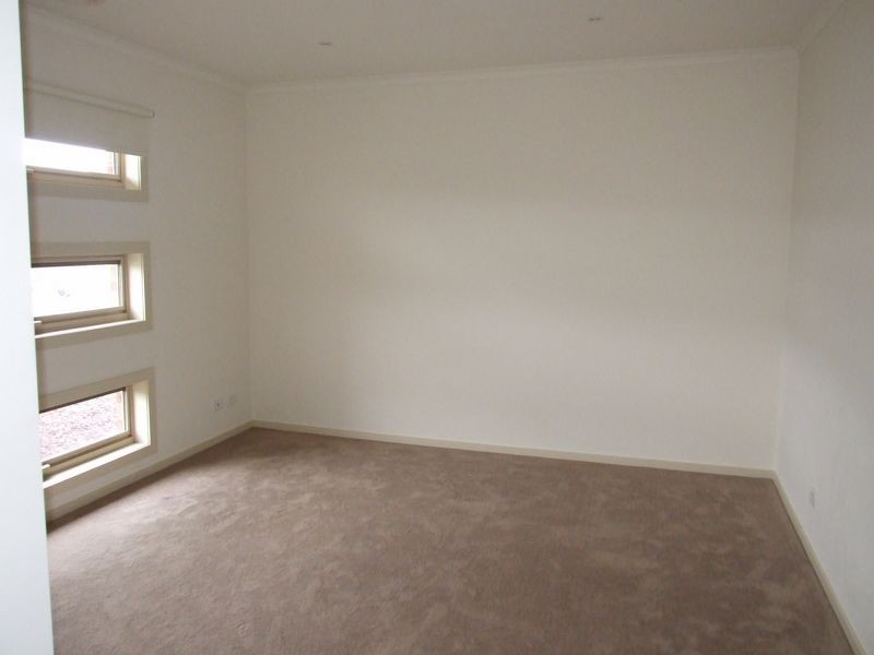 20 Cherry Blossom Chase, Pakenham VIC 3810