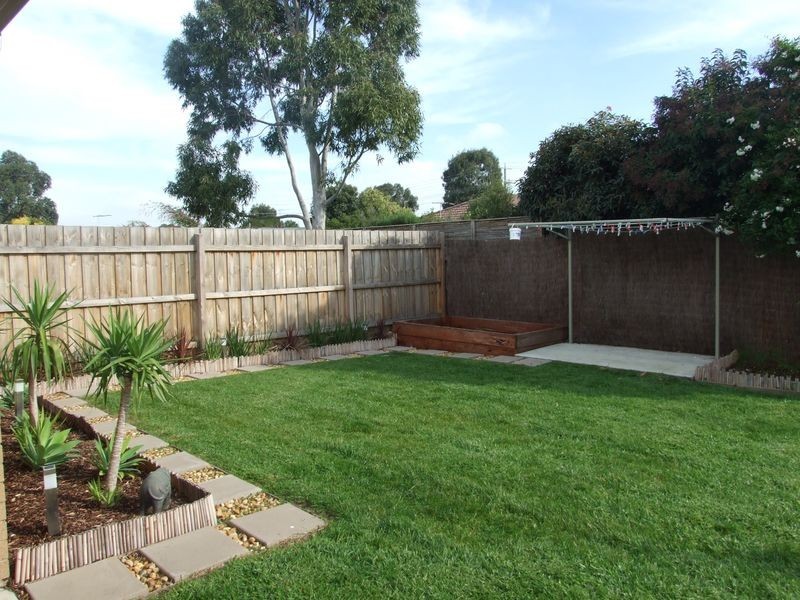 49 Pommel Street, Pakenham VIC 3810