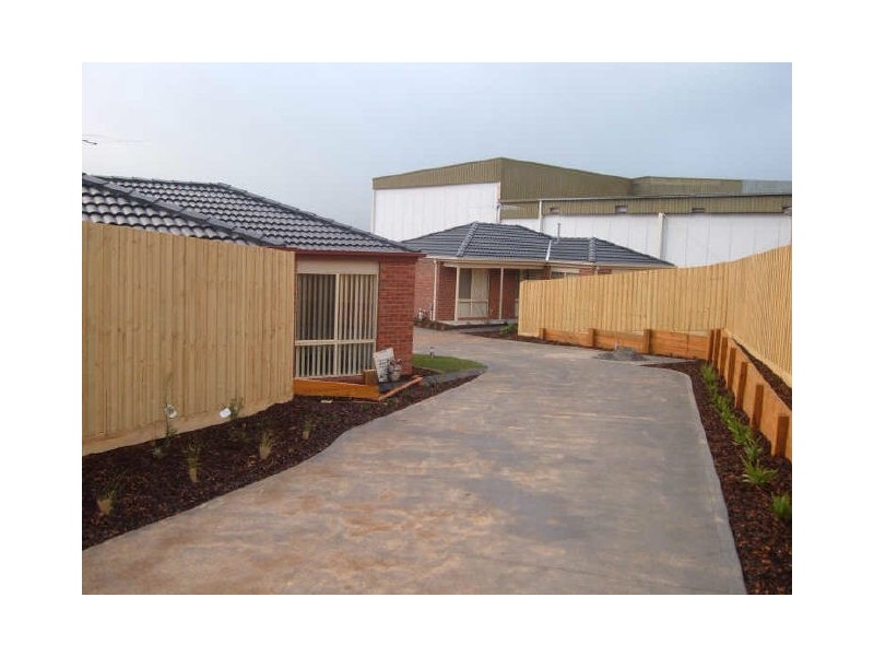 6/3 Hale Place, Pakenham VIC 3810