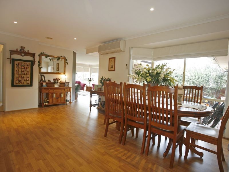 2 Gerard Court, Pakenham VIC 3810