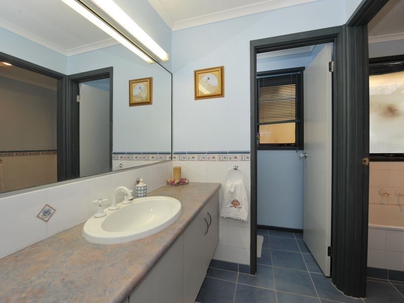 100 Duncan Drive, Pakenham VIC 3810