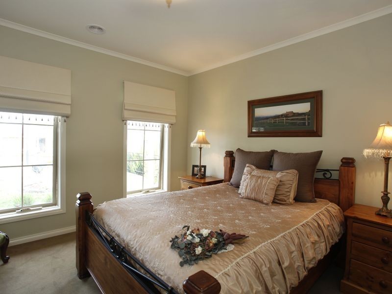 13 Michigan Grange, Pakenham VIC 3810