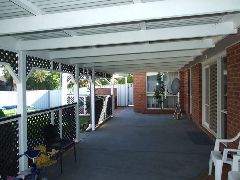 2 Pommel Street, Pakenham VIC 3810