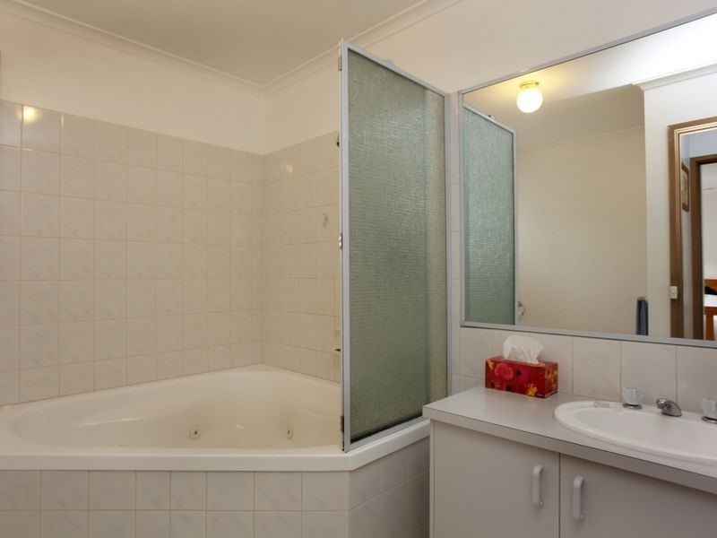 44 Dunbarton Drive, Pakenham VIC 3810