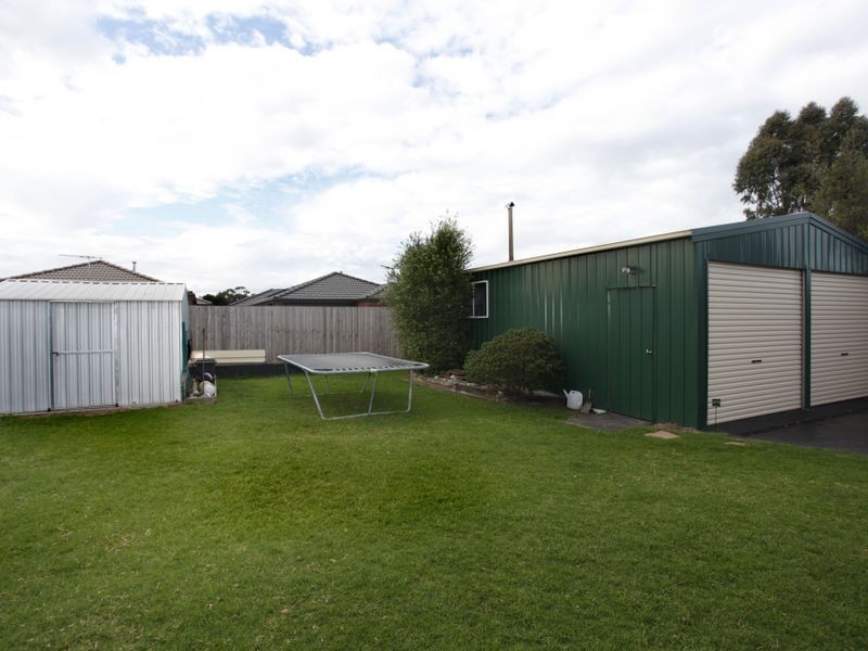 44 Dunbarton Drive, Pakenham VIC 3810