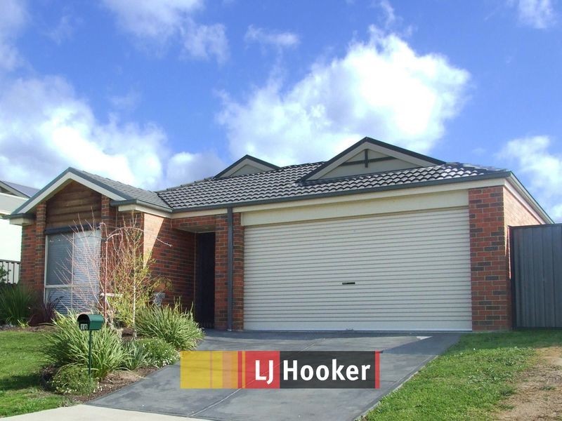 10 Killarney Crescent, Pakenham VIC 3810