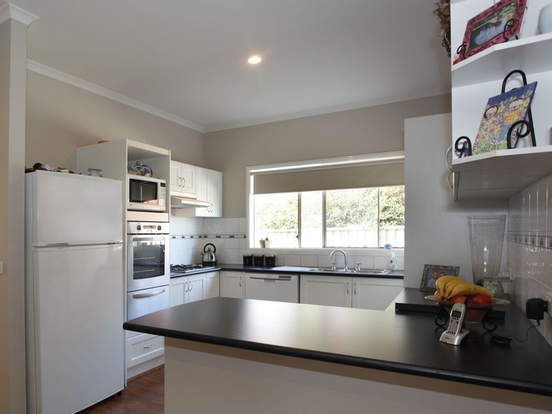 6 Yarra Close, Pakenham VIC 3810