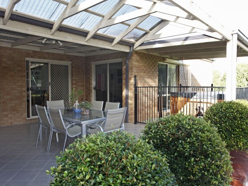 6 Yarra Close, Pakenham VIC 3810