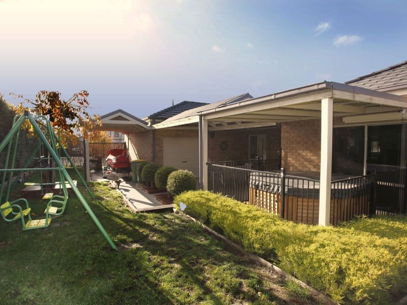 6 Yarra Close, Pakenham VIC 3810