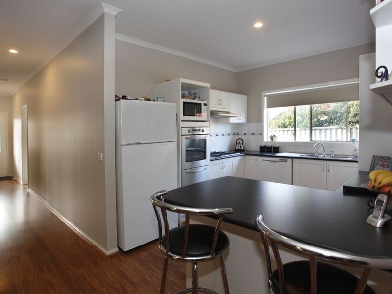 6 Yarra Close, Pakenham VIC 3810