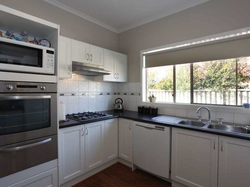 6 Yarra Close, Pakenham VIC 3810