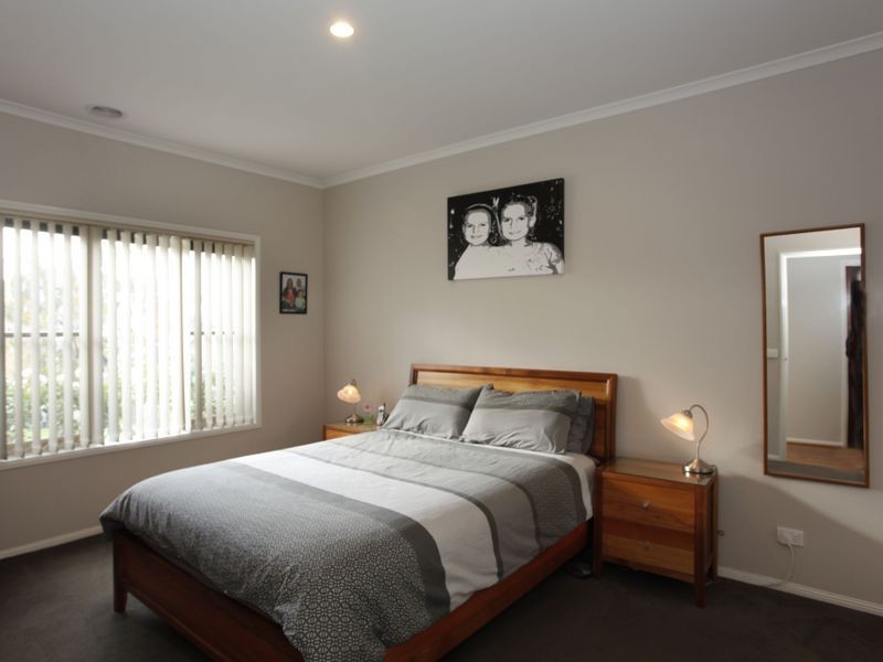 6 Yarra Close, Pakenham VIC 3810