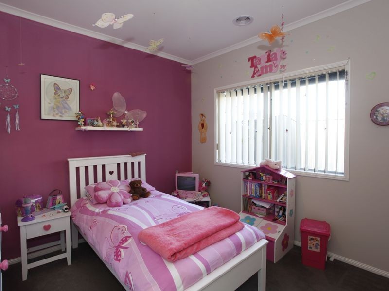 6 Yarra Close, Pakenham VIC 3810