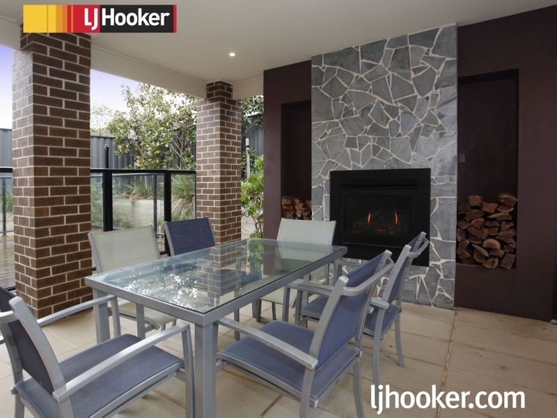 1 Michigan Grange, Pakenham VIC 3810