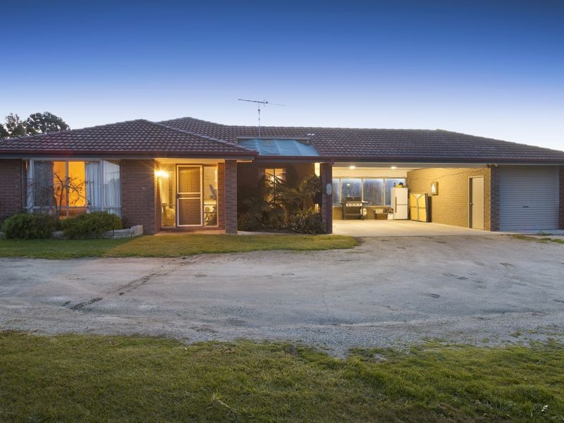 36 Thwaites Road, Pakenham VIC 3810