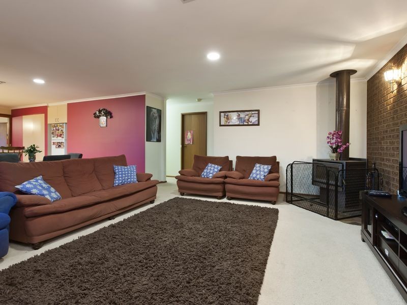 36 Thwaites Road, Pakenham VIC 3810