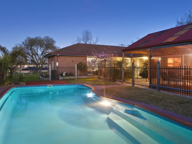 36 Thwaites Road, Pakenham VIC 3810