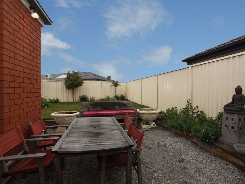 35 Bluehills Boulevard, Pakenham VIC 3810