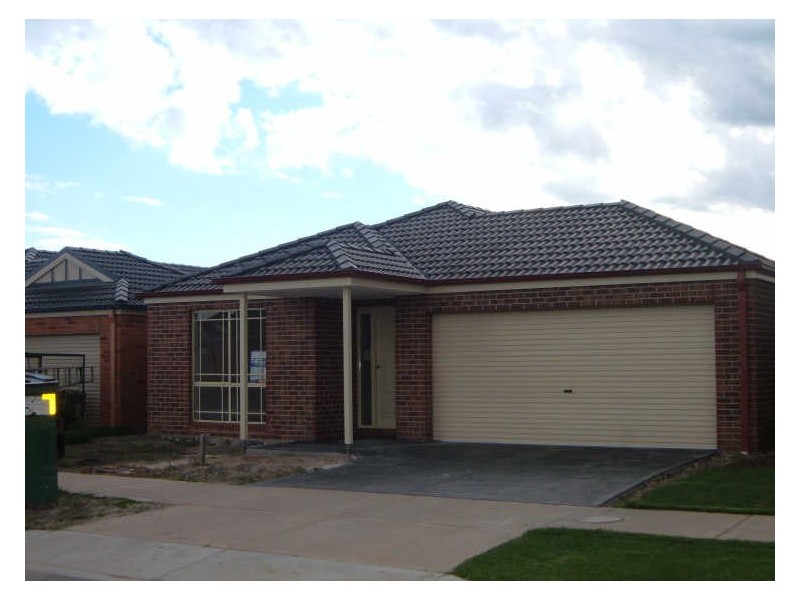 20 Wonboyn Close, Pakenham VIC 3810