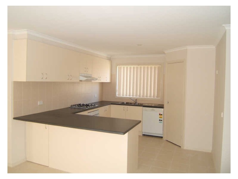 20 Wonboyn Close, Pakenham VIC 3810