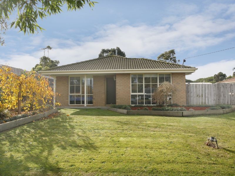 67 Simon Drive, Pakenham VIC 3810