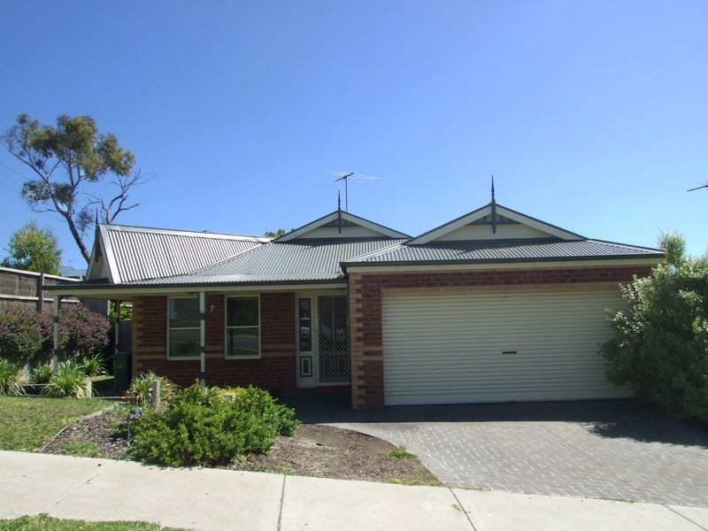 52 Ben Drive, Pakenham VIC 3810