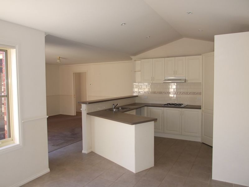 52 Ben Drive, Pakenham VIC 3810