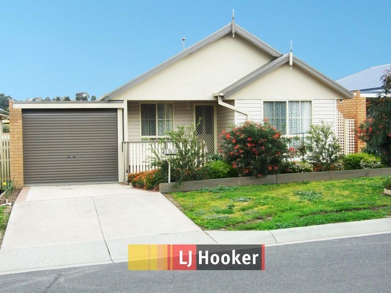 17 Meaby Drive, Pakenham VIC 3810