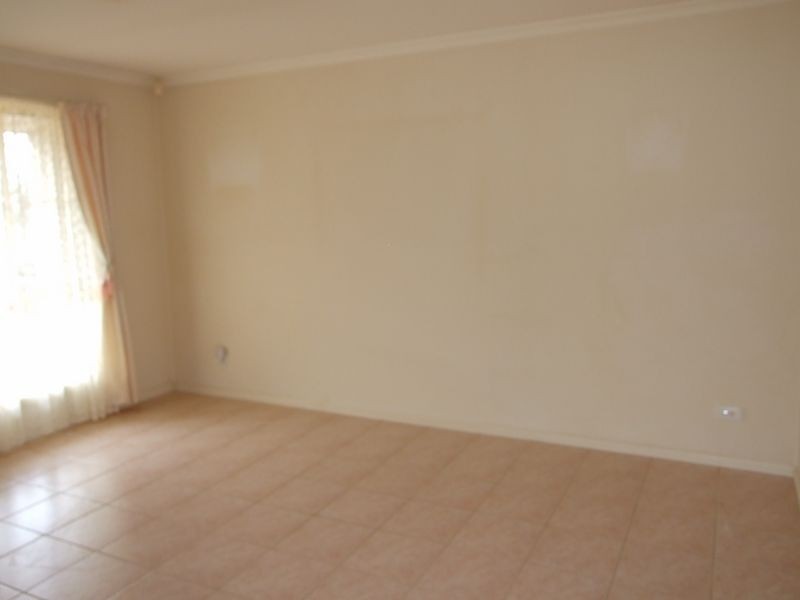 17 Meaby Drive, Pakenham VIC 3810