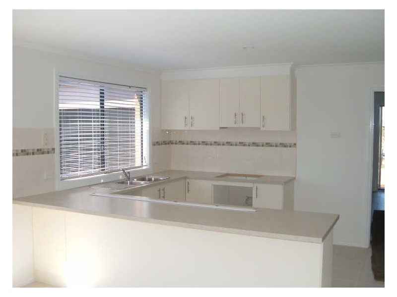 71 Leigh Drive, Pakenham VIC 3810