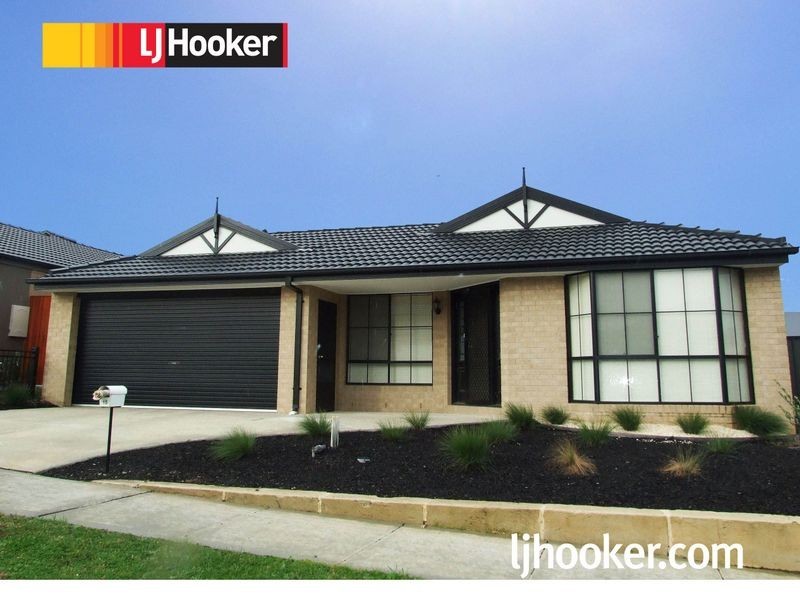 15 Adrian Drive, Pakenham VIC 3810