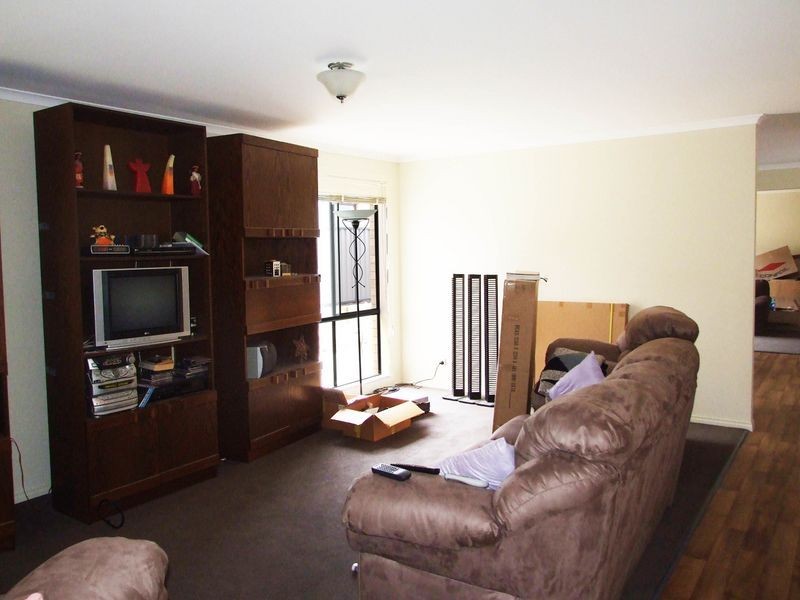 15 Adrian Drive, Pakenham VIC 3810