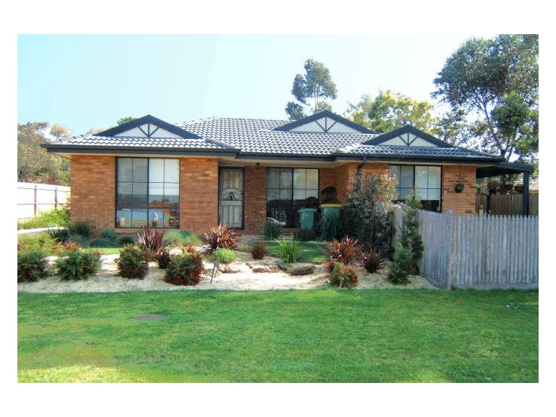 1/15 Mill Street, Pakenham VIC 3810