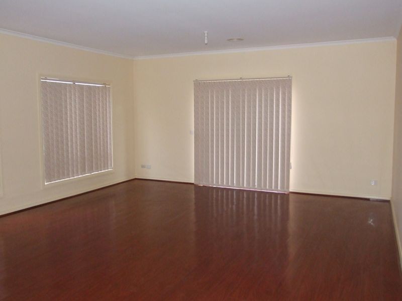 9 Downing Square, Pakenham VIC 3810