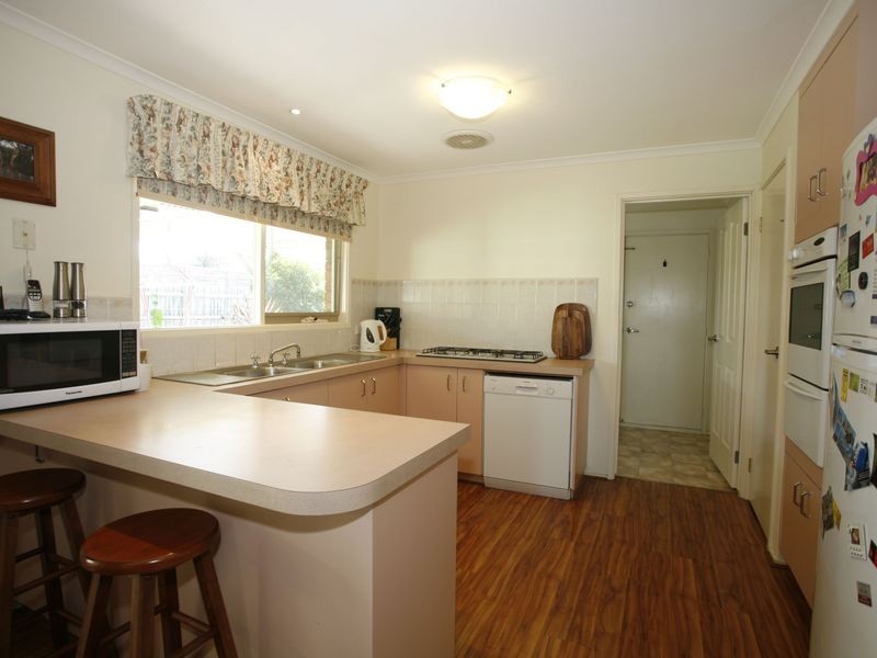 4 Martingale Place, Pakenham VIC 3810