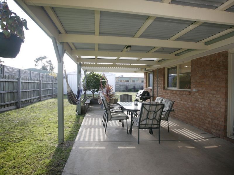 4 Martingale Place, Pakenham VIC 3810