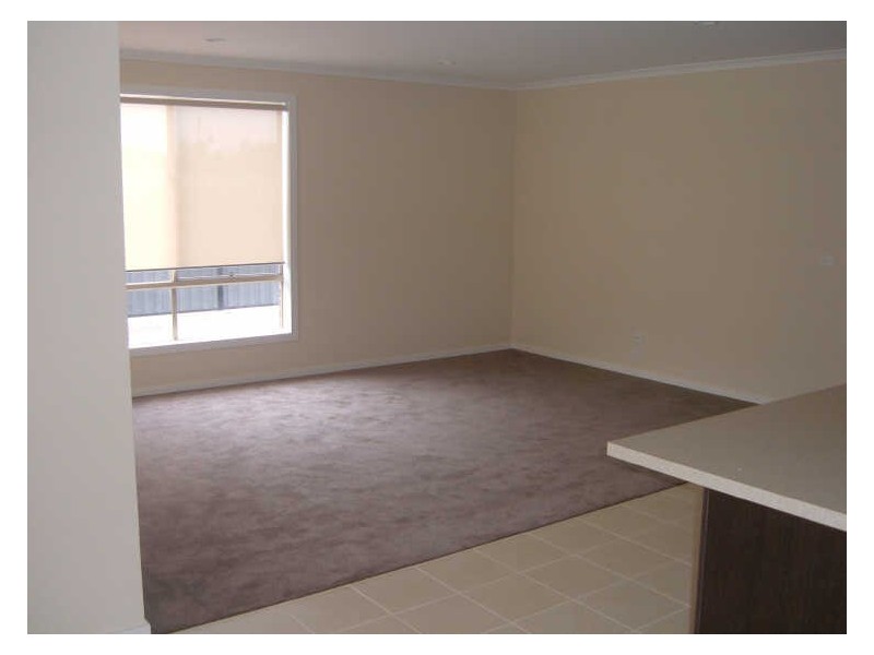 15 Killarney Crescent, Pakenham VIC 3810