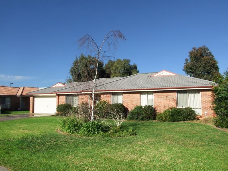 20 Capri Court, Pakenham VIC 3810