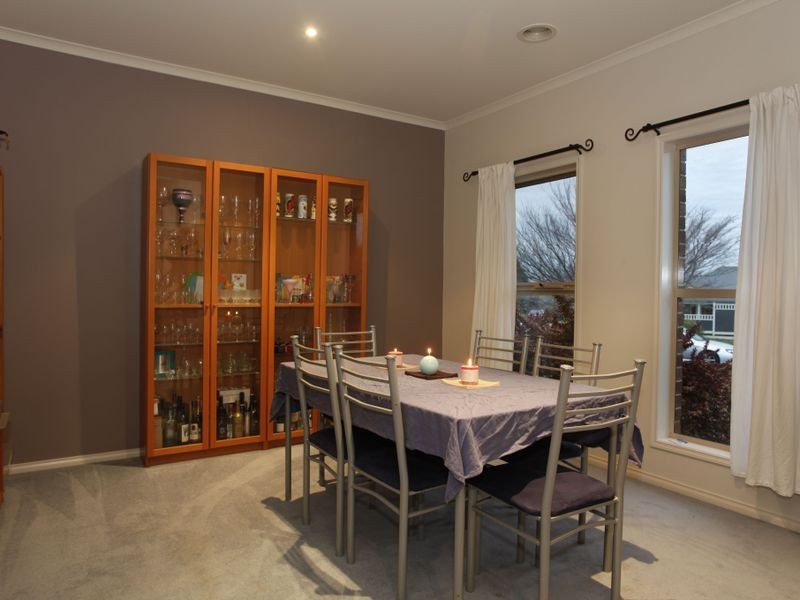 1 Sassafras Close, Pakenham VIC 3810